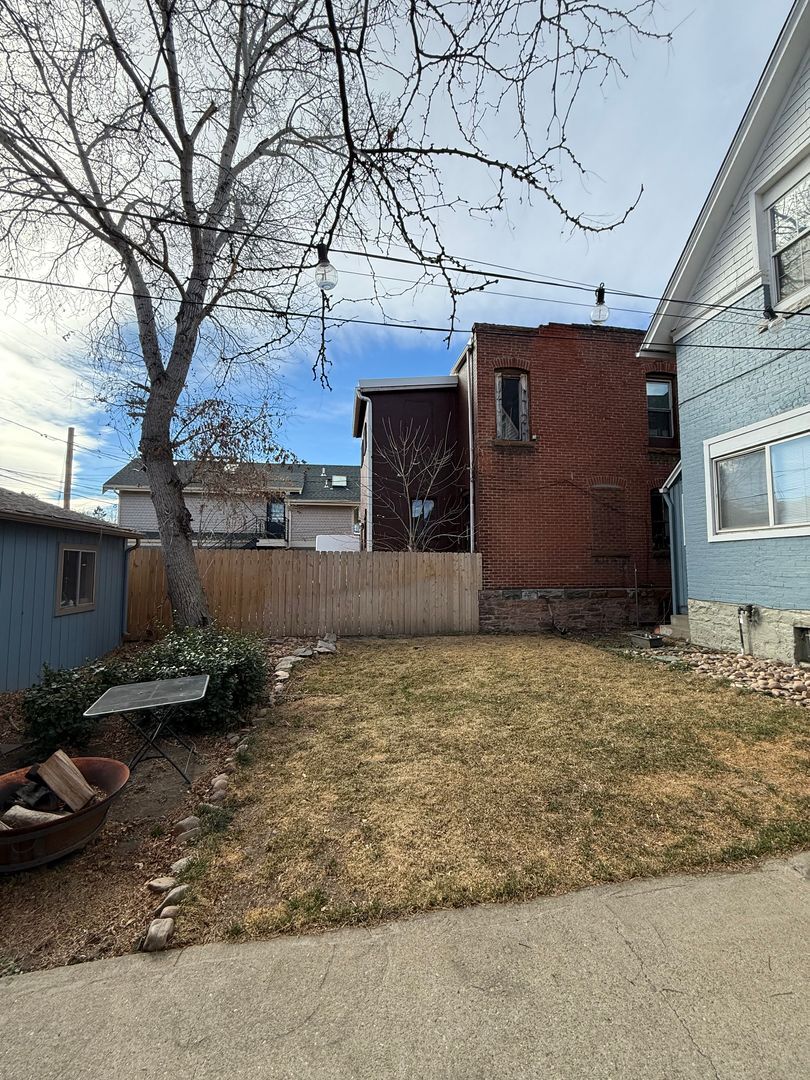 Building Photo - 1334 N Downing St