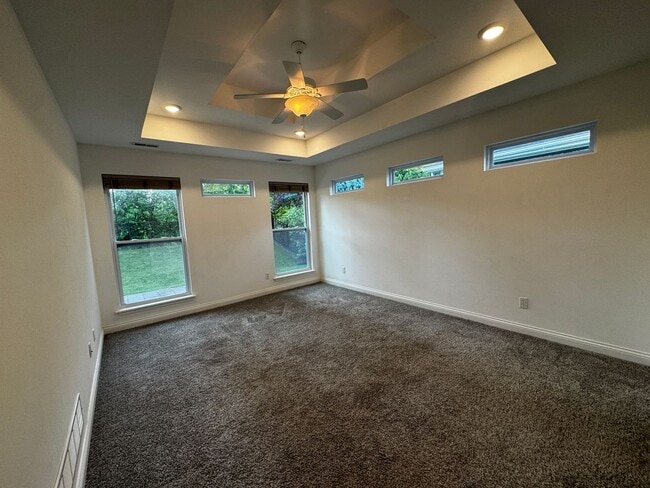 Building Photo - Single Family Home - Available For Rent!
