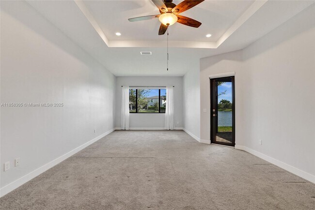 Building Photo - 10590 Mira Vista Dr