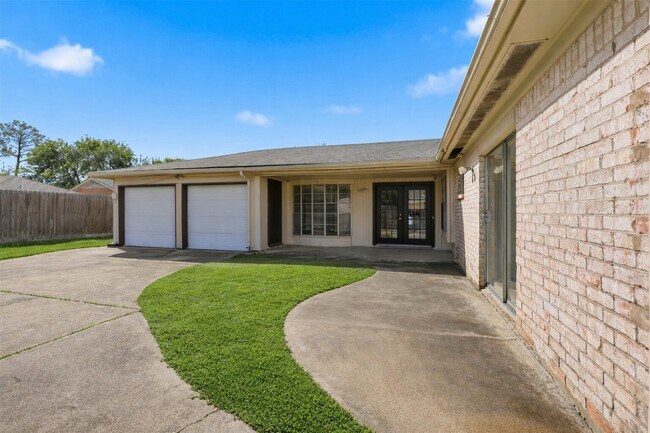 Building Photo - 10507 Offer Dr