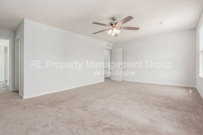 Building Photo - 214 Sterndale Dr