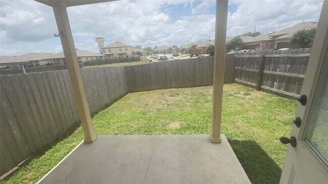 Building Photo - 366 Joanne Lp