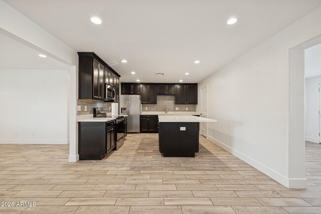 Building Photo - 1016 S Siesta Ln