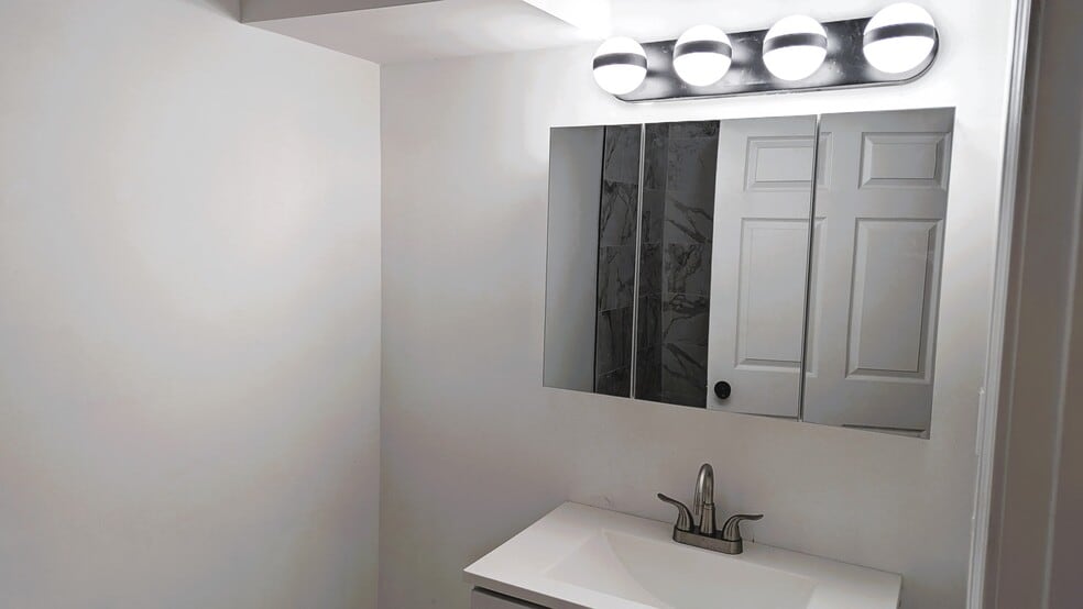 Building Photo - 6454 Boca Grande Blvd