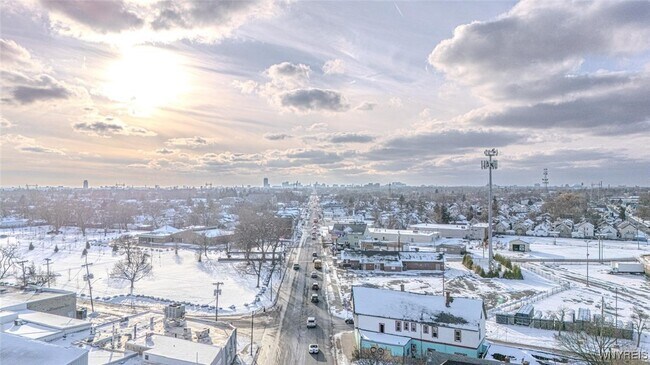 Building Photo - 2146 Genesee St