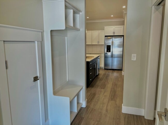 Building Photo - 4 Bedroom 3 Bath New Star Development