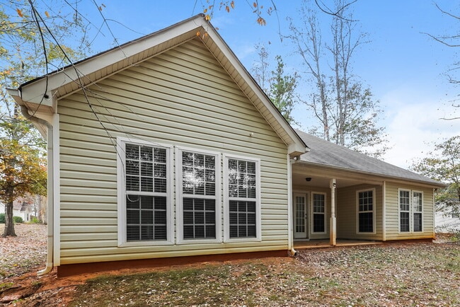 Building Photo - 173 Revolutionary Dr