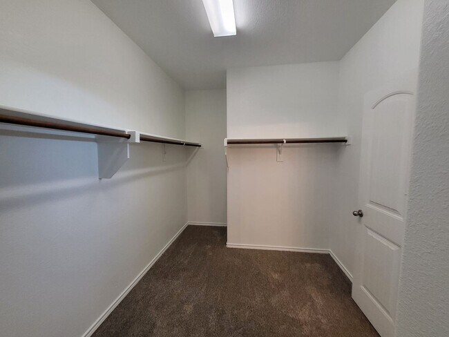Building Photo - 7017 Mohegan Dr