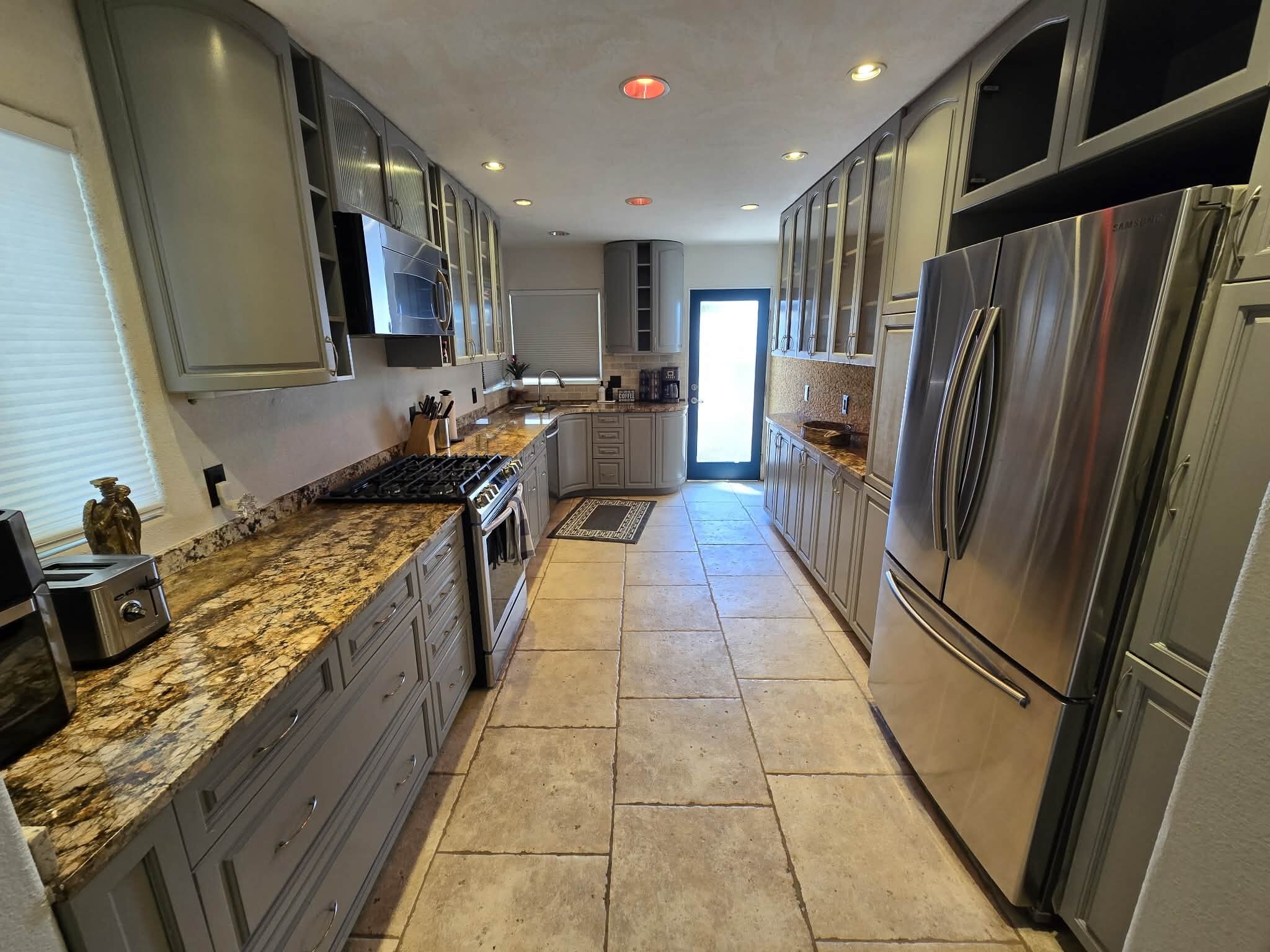 Building Photo - 2645 Garnet Ave