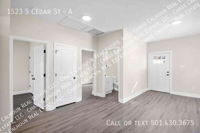 Building Photo - 1523 S Cedar St