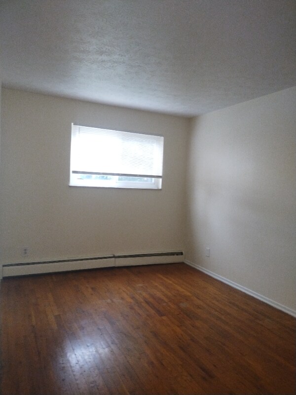 Building Photo - 2044 Mills Ave