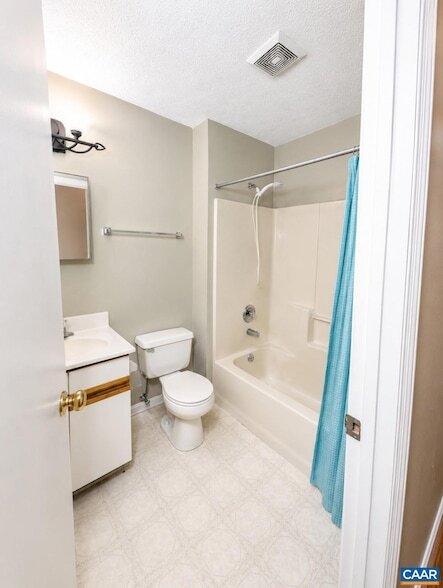 Building Photo - 330 Wood Dr