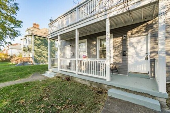 Building Photo - 360 N Garfield Ave