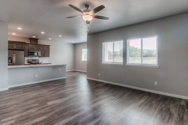 Building Photo - Ahtanum Crossing 2504