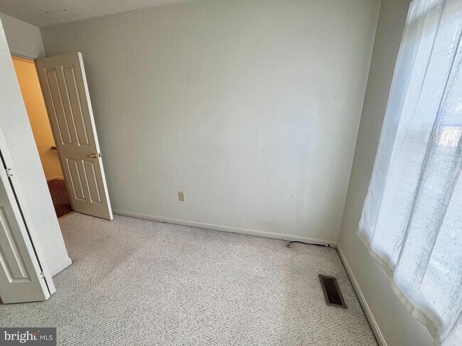 Building Photo - 508 Kingdom Ct