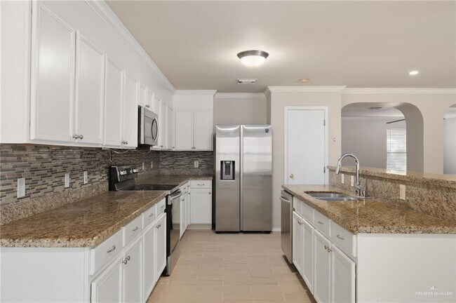 Building Photo - 16 Andrea Ave