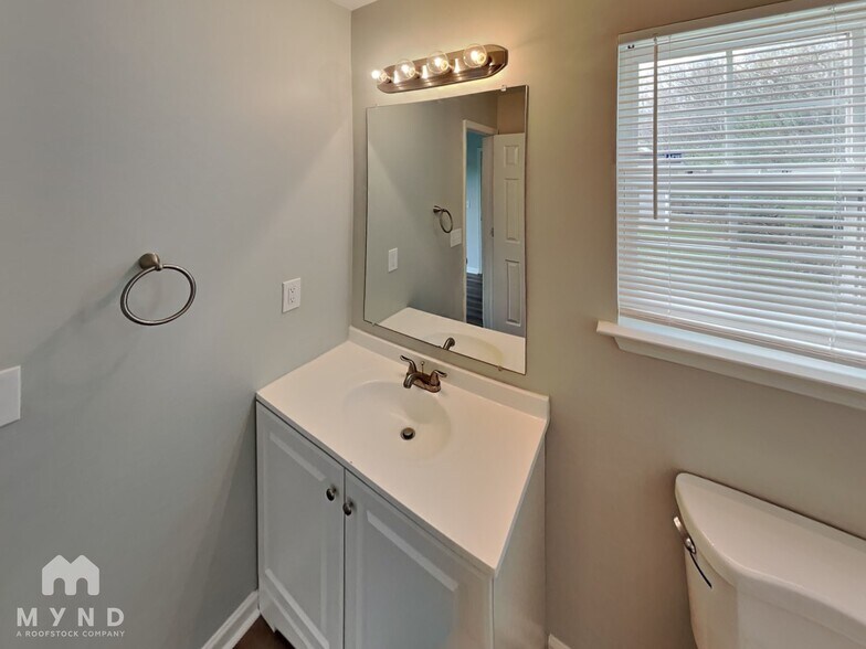 Building Photo - 5511 Windy Valley Dr