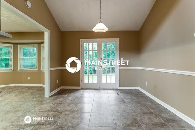 Building Photo - 3 Bedroom Pet-Friendly Home in Stockbridge, GA with Main Street Renewal