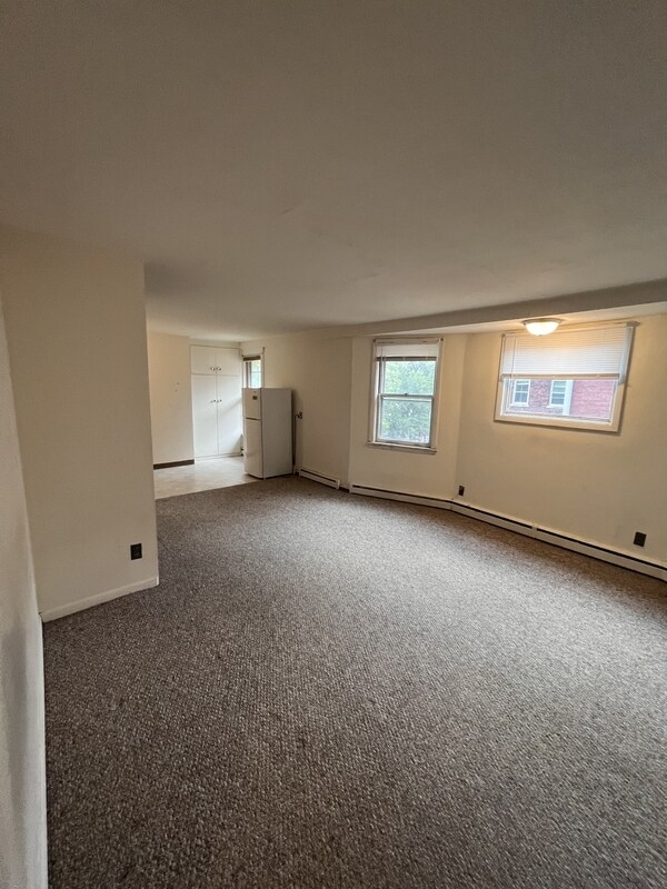 Building Photo - 125 E Gorham St