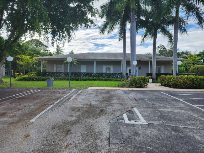 Building Photo - 2360 SW 22nd Ave