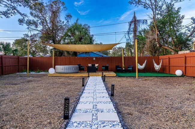 Building Photo - 4327 17th Ave S