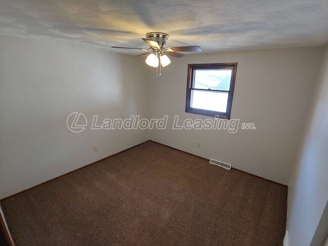 Building Photo - Split level home with updates in Amherst S...