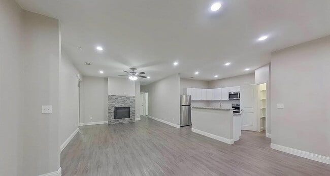 Building Photo - Spacious, Stylish, and Simply Perfect — 4 Bedroom Home