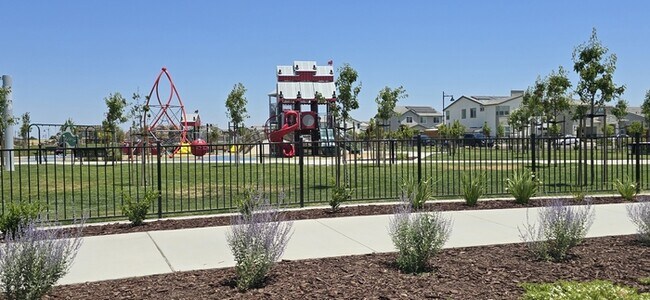 Building Photo - Lathrop - Gorgeous 5 Bedroom 3 Bathroom Home