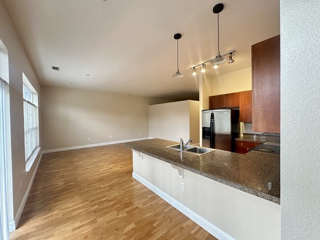 Building Photo - 2-Bed Condo in Greenwood Village with Gran...