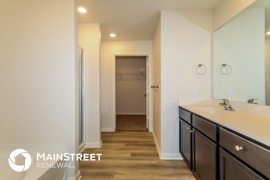 Building Photo - 26869 Steinbeck Dr