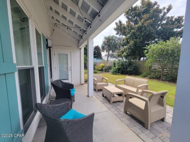 Building Photo - 100 Sea Breeze Cir