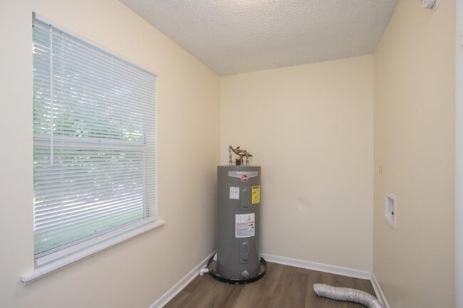 Building Photo - 105 Robert Yoest Dr