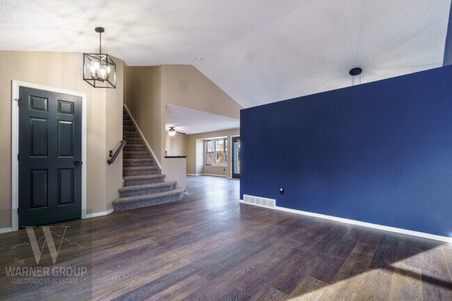 Building Photo - 3750 Oneida Ln