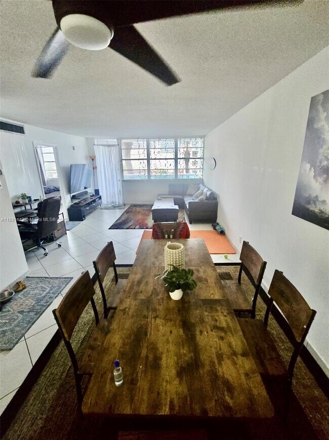 Building Photo - 6770 Indian Creek Dr