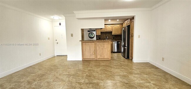 Building Photo - 650 Coral Wy