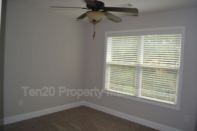 Building Photo - 7477 Coppice Dr