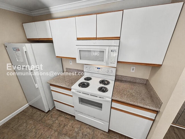 Building Photo - 3173 Wayside Plaza