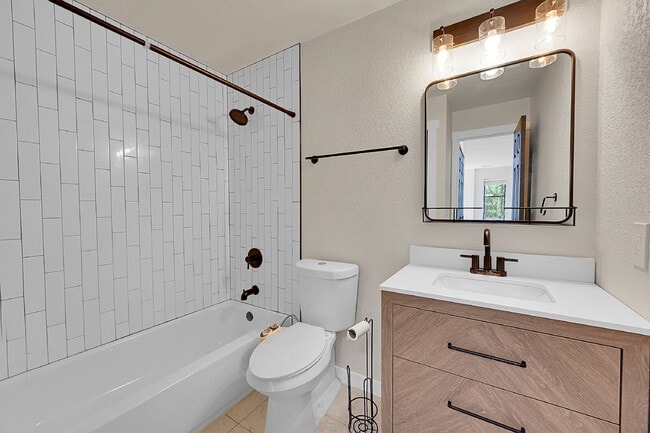 Building Photo - $1,995.00, 2 Bed 2 Bath Condo in Westminster!