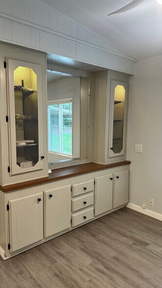 Building Photo - 3911 Victory Dr SW