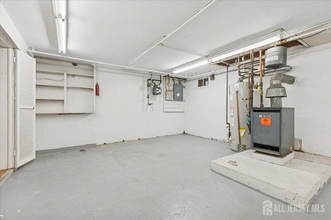 Building Photo - 37 Ireland Ave