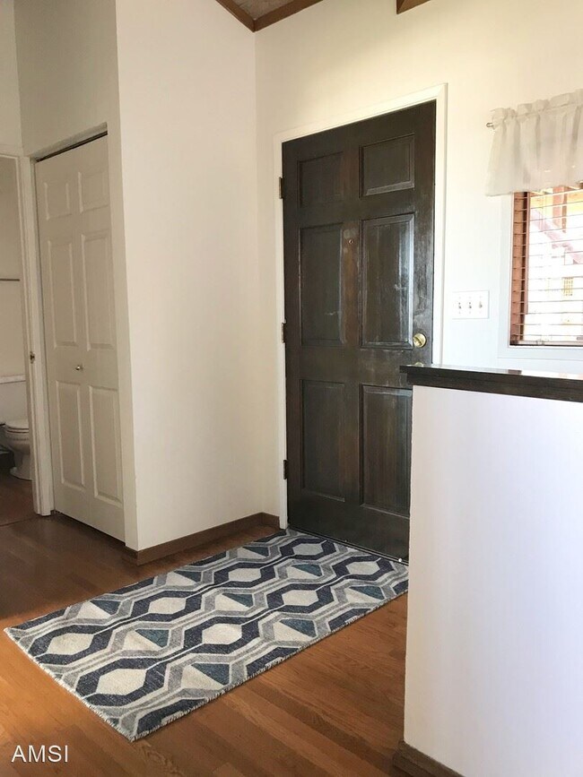 Building Photo - 2 br, 1.5 bath House - 126 Tiburon Blvd