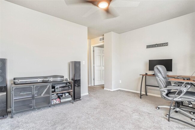 Building Photo - A Gorgeous 3 Bed 3 Bath Home in Desirable ...