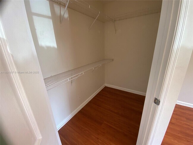 Building Photo - 9825 Baywinds Blvd