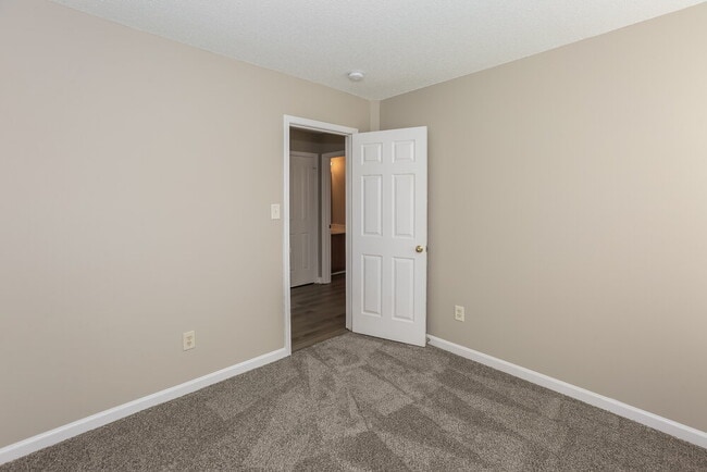 Building Photo - 15718 De Havilland Dr