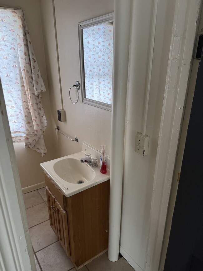 Building Photo - 50 2nd St