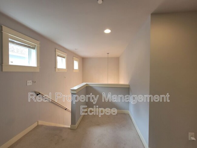 Building Photo - 19623 23rd Dr SE