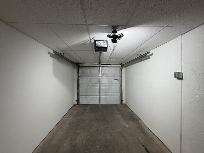 Building Photo - 2 Bedroom Single Story Home Available Near San Mateo Blvd NE & Constitution Ave NE!