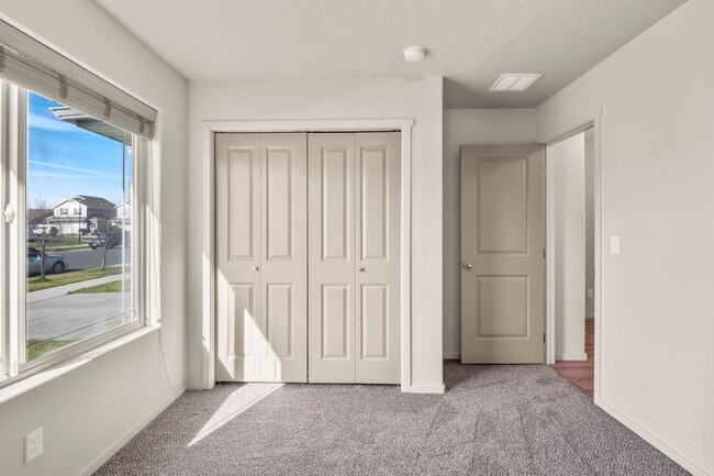 Building Photo - Newer 3 Bedroom, 2 Bath Airway Heights Ran...