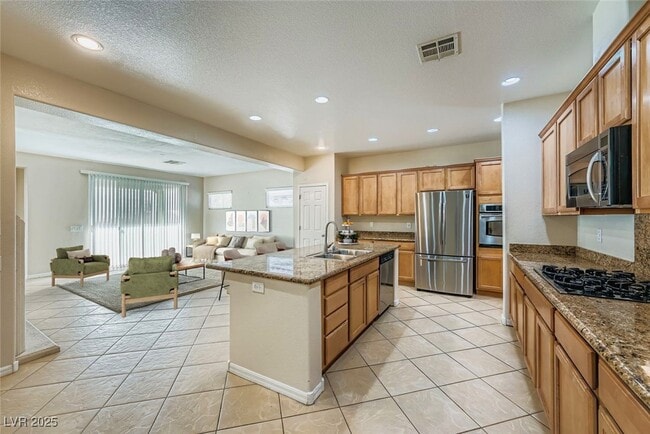 Building Photo - 8229 Oakshire St