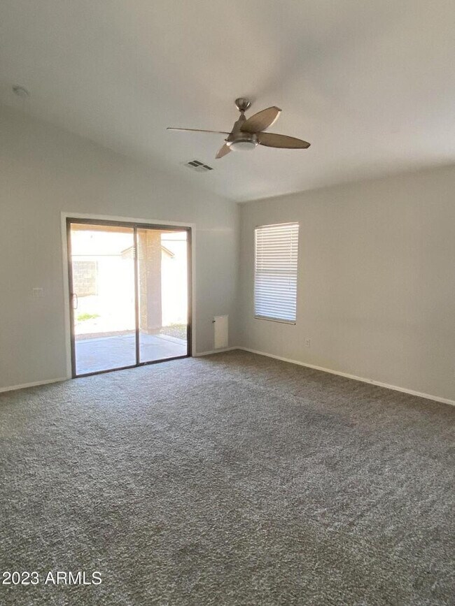 Building Photo - 45462 W Tulip Ln